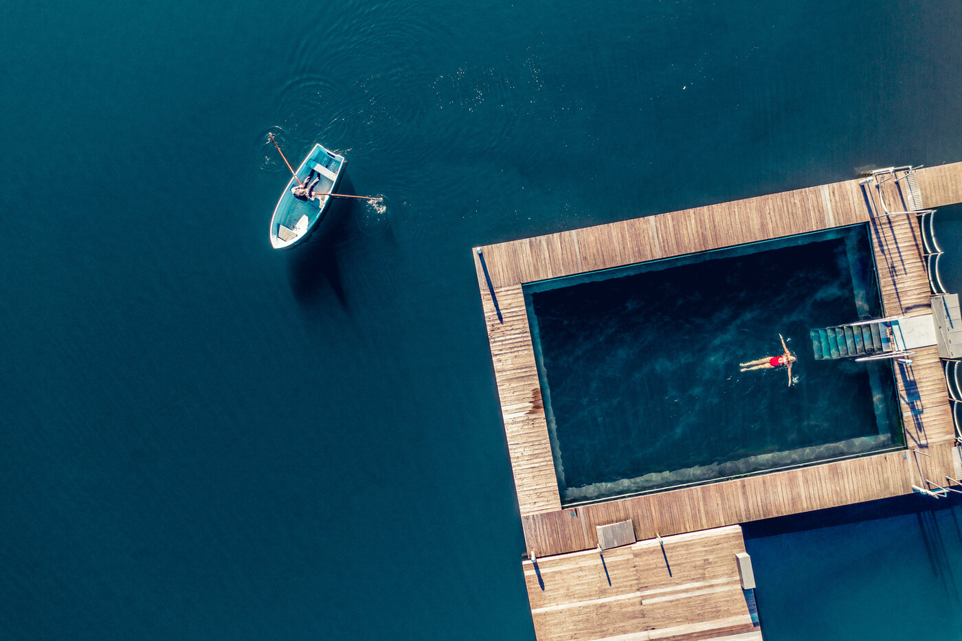 <p>Der beheizte Außenpool vom Hotel Schloss Seefels.</p>