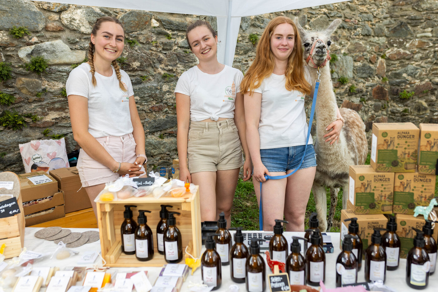 <p>Verkaufsstand beim Sommermarkt Keutschach</p>