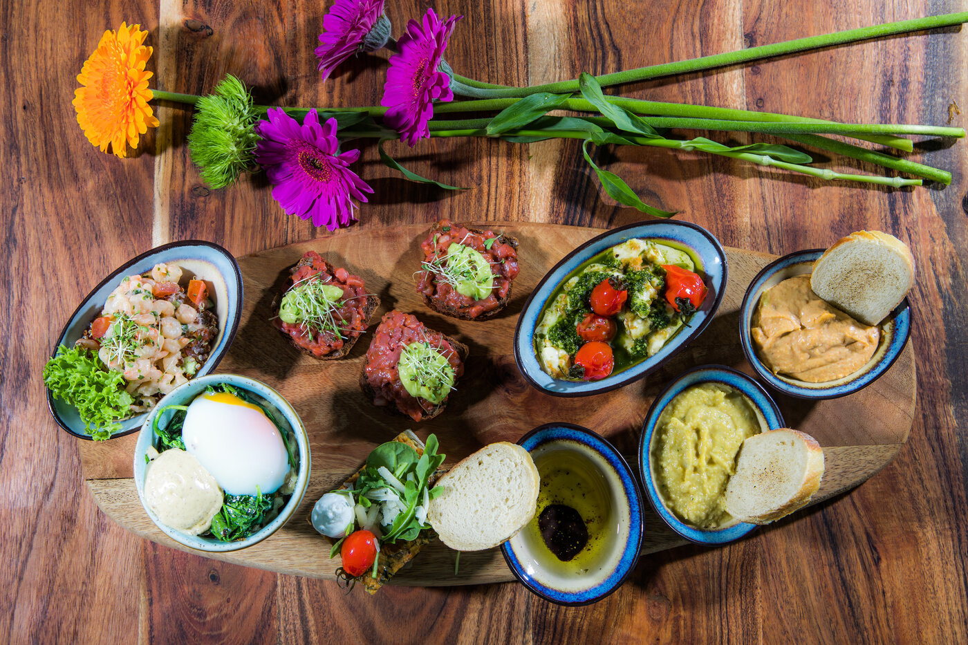 <p>Das Beachhouse, direkt in der Bucht des Wörthersees im Zentrum von Velden verbindet, wie kein anderes Restaurant, die Themen: See, Essen, Menschen, gechillter Lifestyle und Entspanntheit.&nbsp;</p>