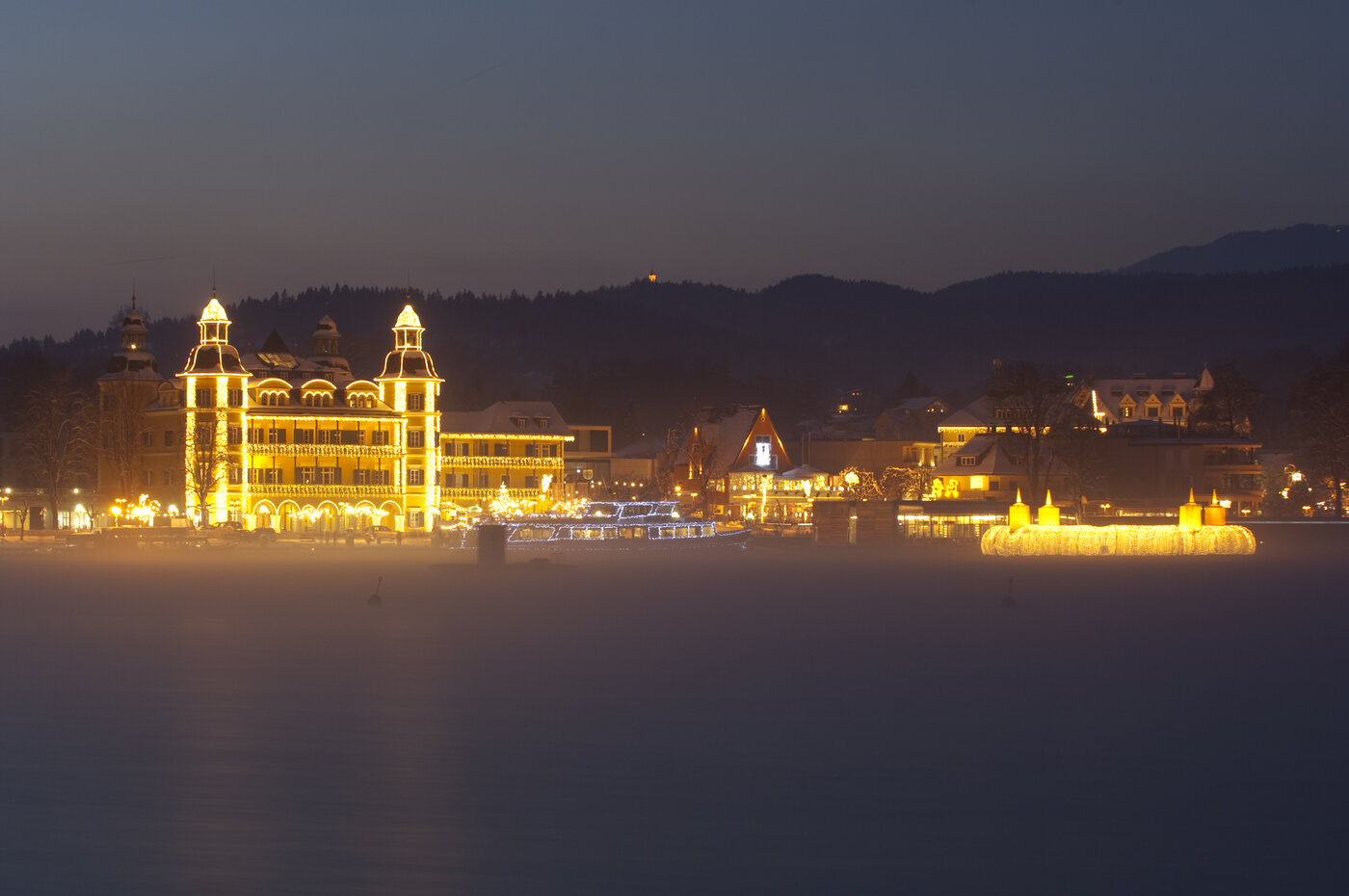 <p>Veldener Advent. Die Engerlstadt am Wörthersee.</p>