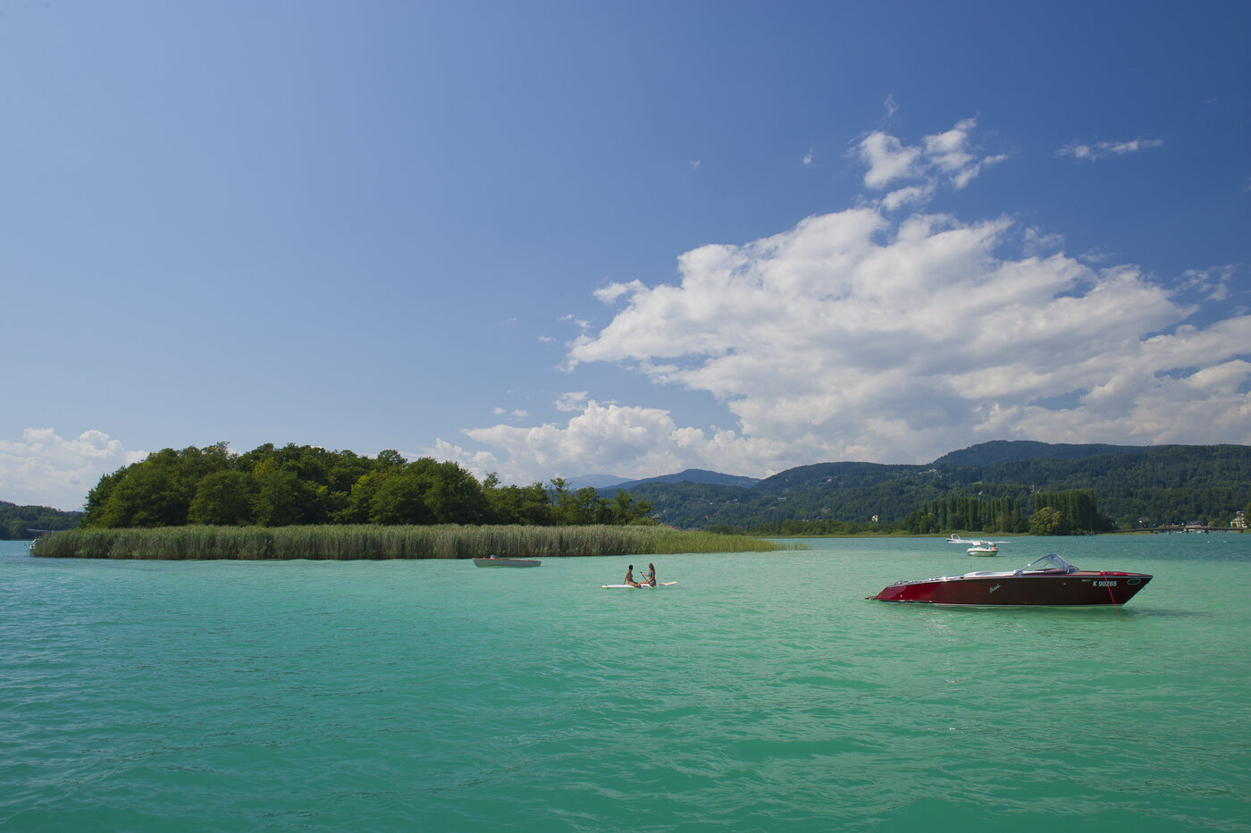 <p>Badespaß am Wörthersee. Mit dem SUP oder Motorboot zur Kapuzinerinsel.</p>