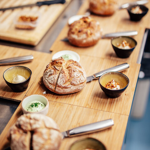 <p>Wunderschön am Ufer des Wörthersees gelegen, ist das "See Restaurant Saag" das ganze Jahr über ein Anziehungspunkt.&nbsp;</p>